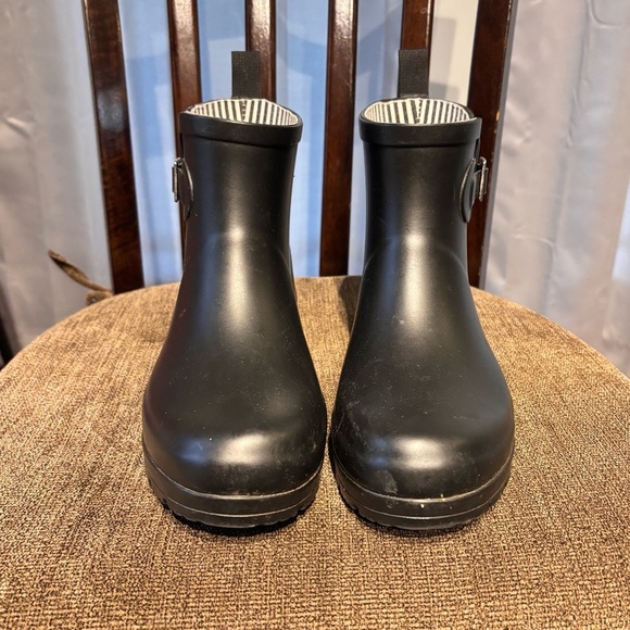 London Fog Black Ankle Boots - Picture 2 of 11